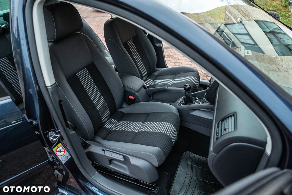 Volkswagen Golf - 35