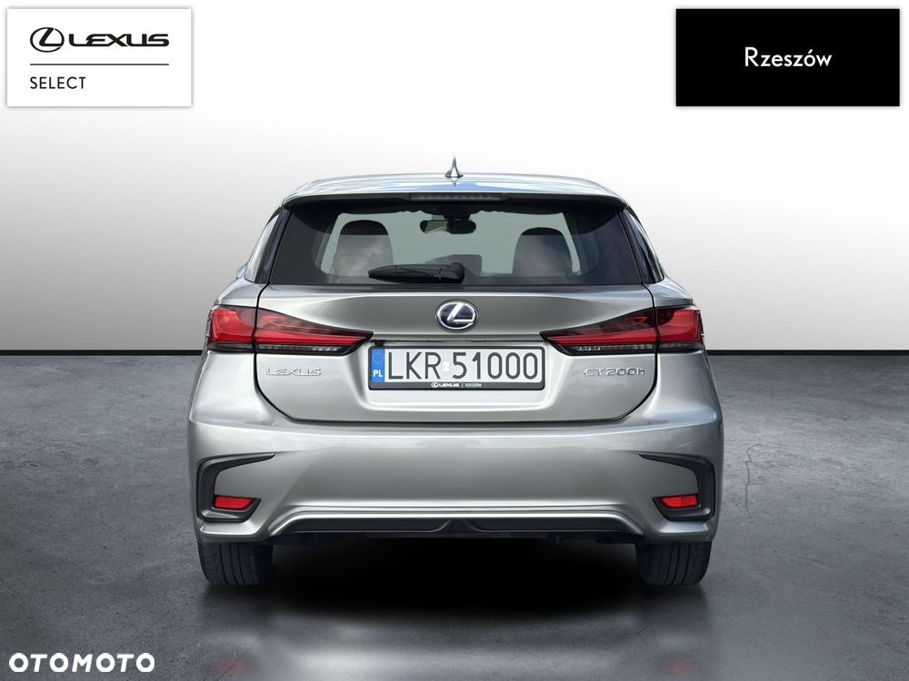 Lexus CT - 4