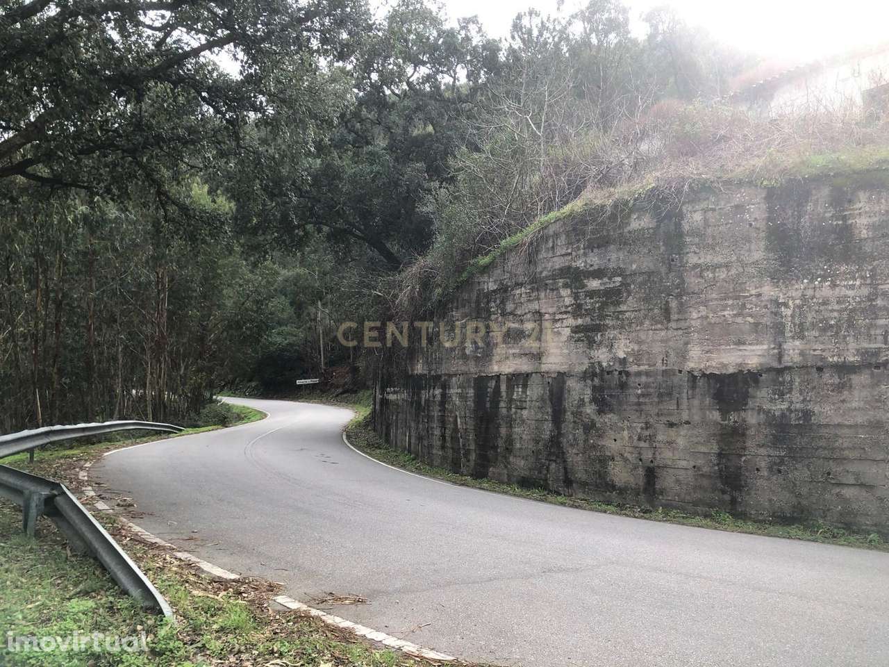 Terreno de 4 hectares com casa para renovar em Monchique - Grande imagem: 5/25