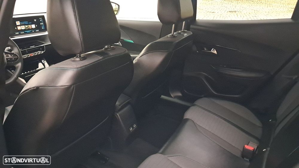 Peugeot 2008 PureTech 130 Allure Pack - 27