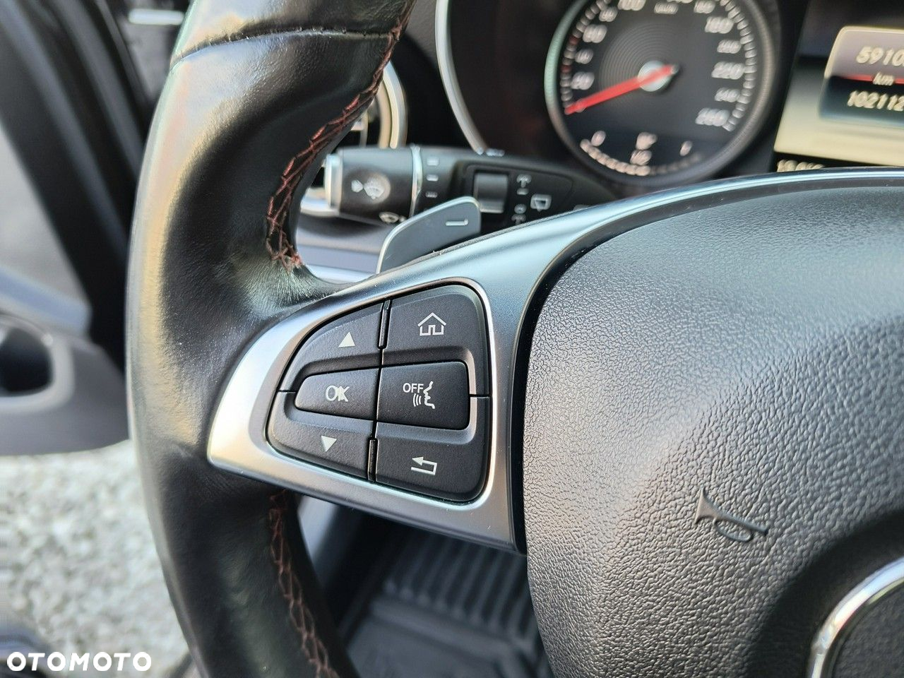Mercedes-Benz Klasa C 220 d 4Matic T 7G-TRONIC Exclusive - 32