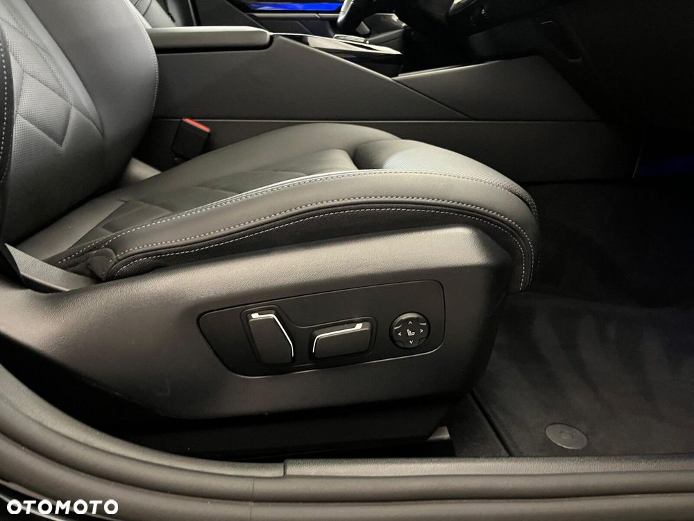 BMW Seria 5 520d xDrive mHEV M Sport - 40