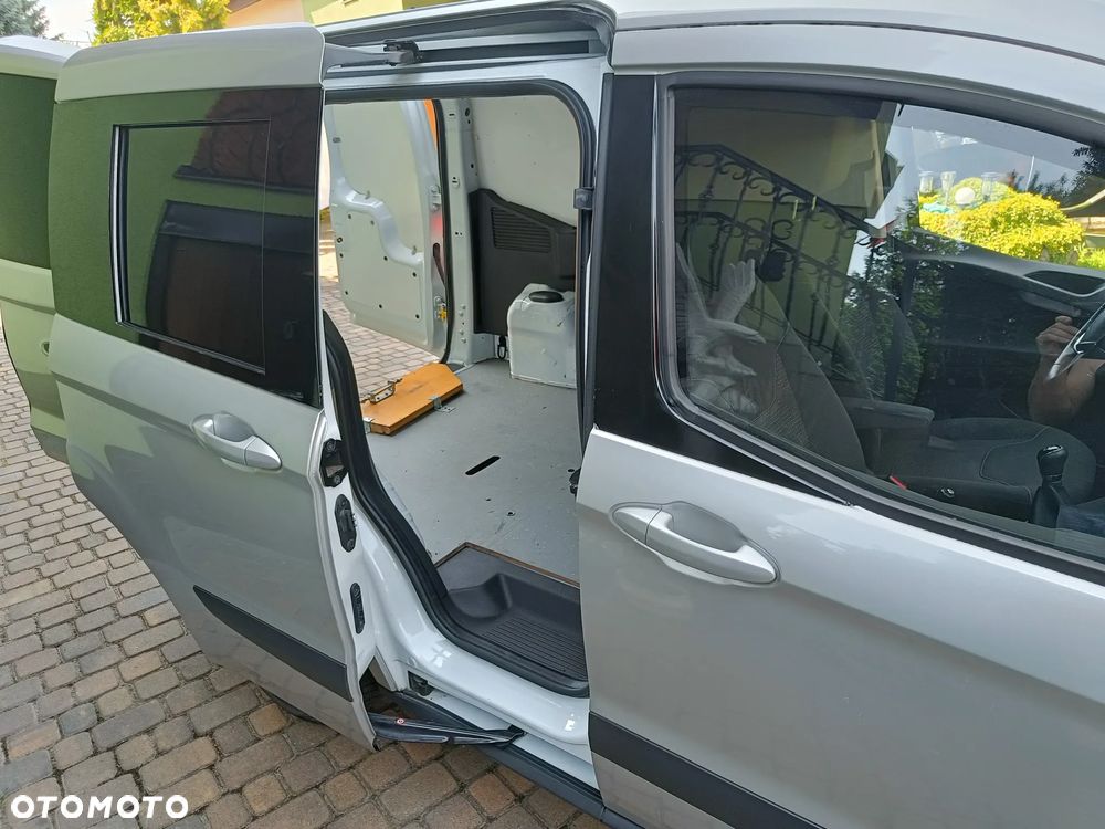 Ford Transit Courier - 5