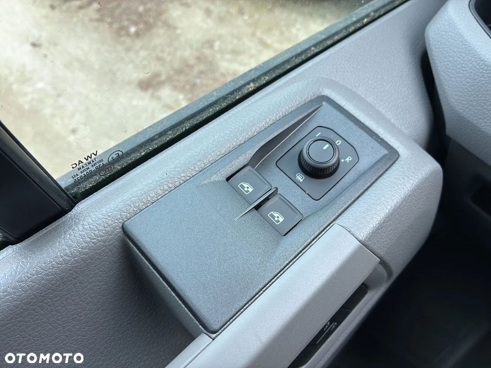 Volkswagen Crafter 35 Furgon L3/H2, 2.0 TDI 140 KM, Wysoki dach, r.o. 3640mm - 32