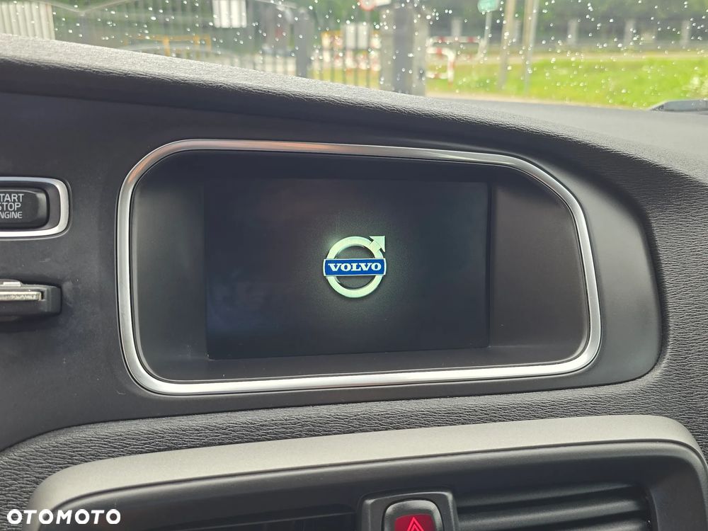 Volvo V40 D2 Summum - 32