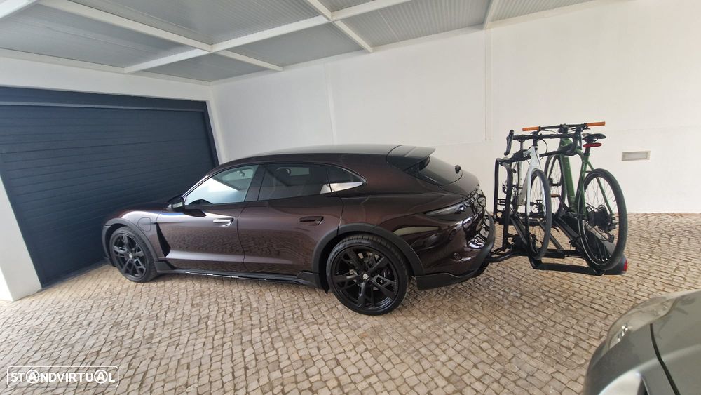 Porsche Taycan Cross Turismo 4 - 45