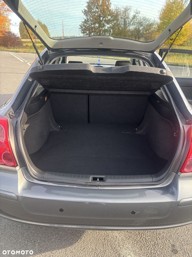 Toyota Avensis - 7