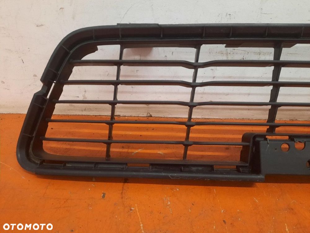 TOYOTA HILUX SR5 16- KRATKA ZDERZAKA ŚRODKOWA PRZÓD 53112-0K130 - 3