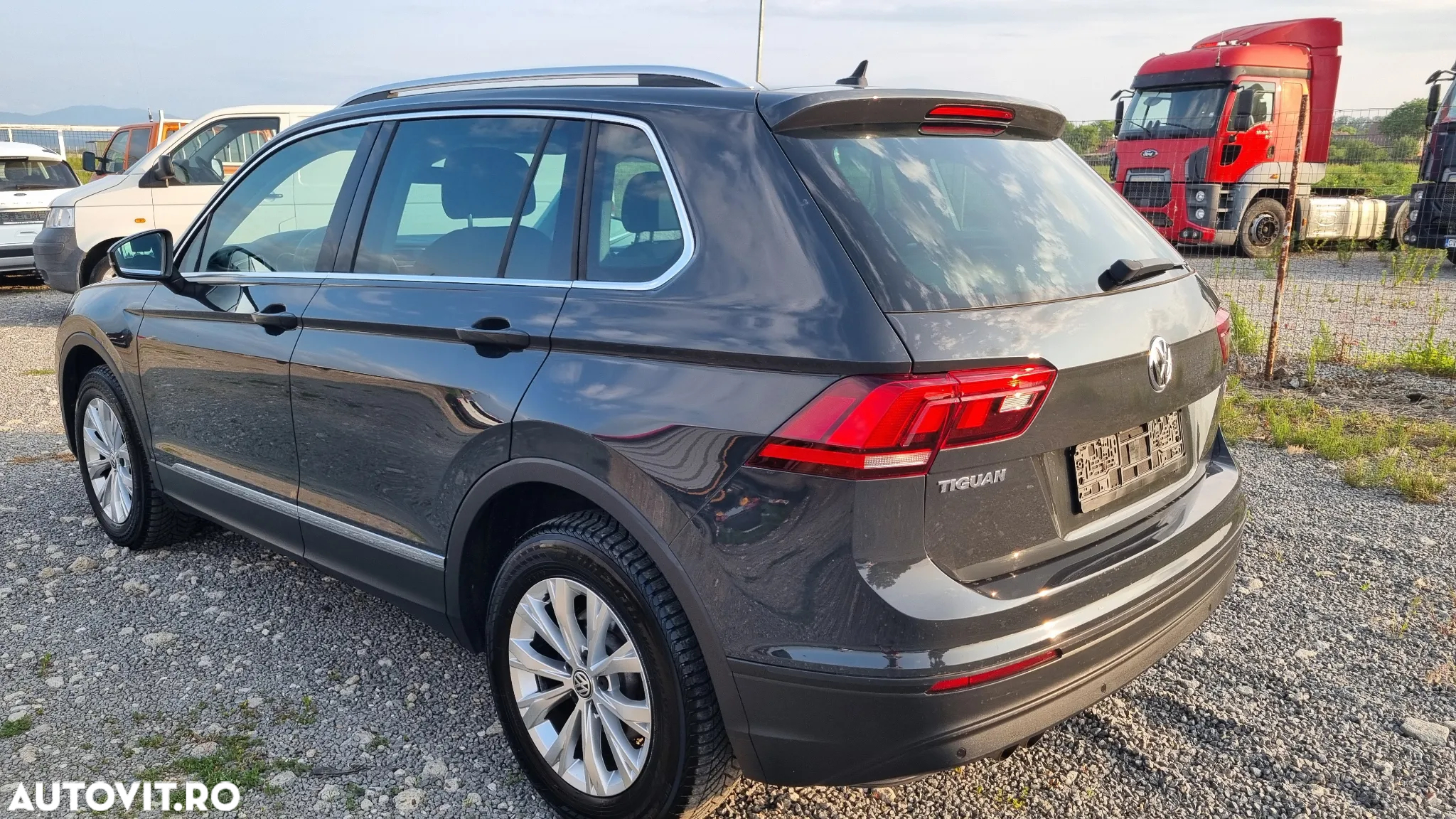 Volkswagen Tiguan 2.0 TDI SCR 4MOTION (BlueMotion Tech) Comfortline - 18