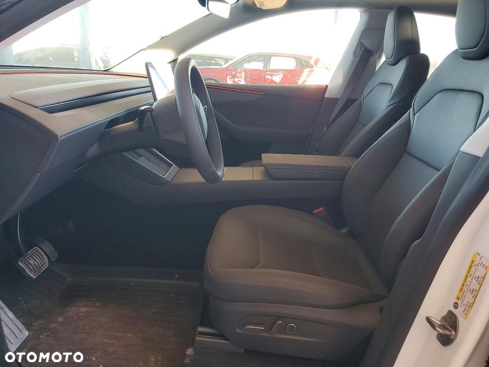 Tesla Model Y Long Range Dual Motor AWD - 9