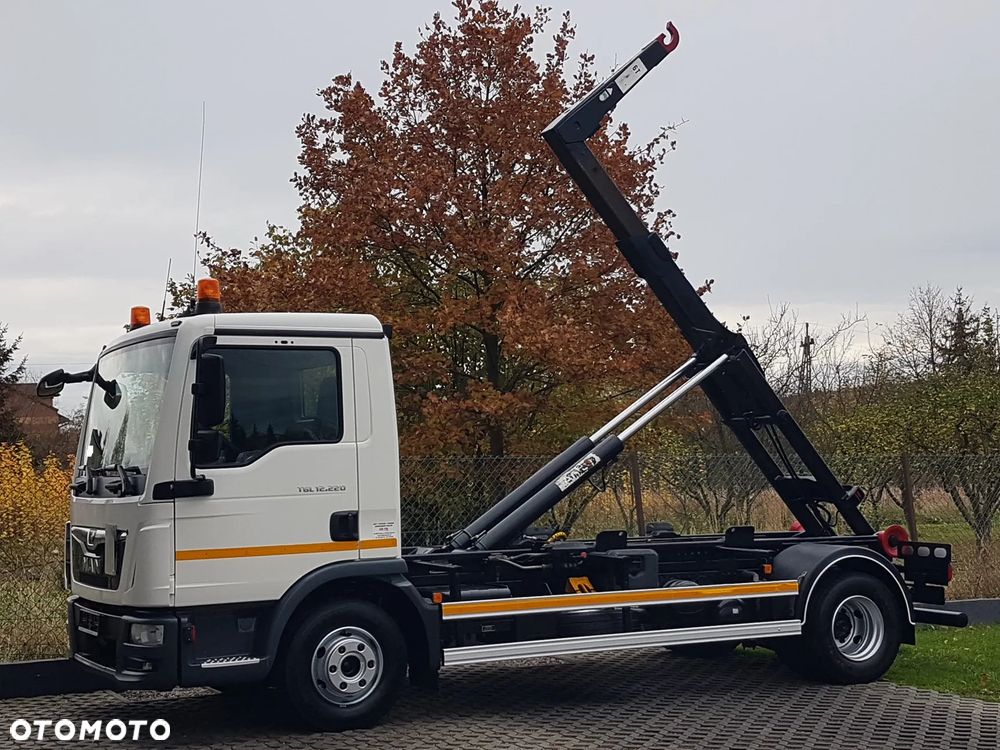 MAN TGL 12.220 HAKOWIEC 4x2 KLIMA HAKOWIEC DO KONTENERÓW - 2