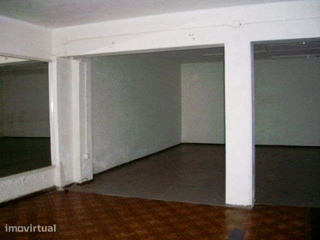 Vendo Garagem/Armazém Junto ao seminario em Leiria - Grande imagem: 3/16
