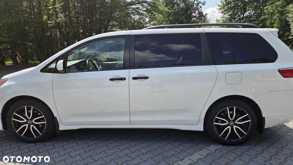 Toyota Sienna - 14