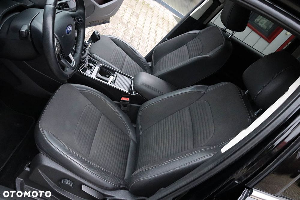 Ford Kuga 2.0 TDCi 4x4 Titanium - 25