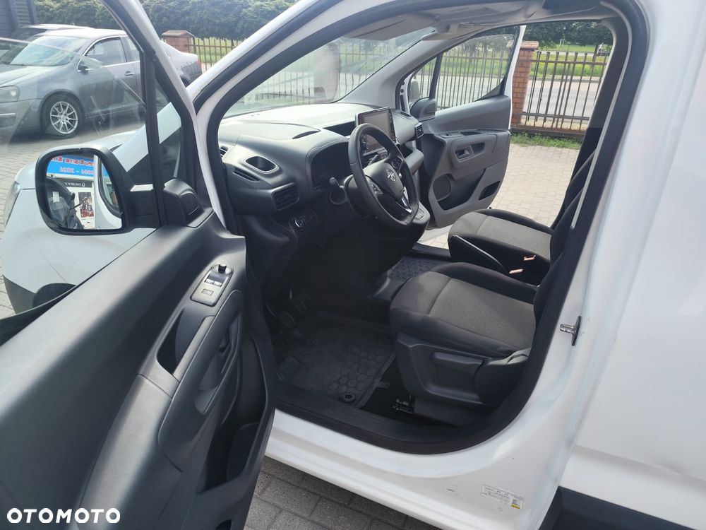 Opel COMBO - 13