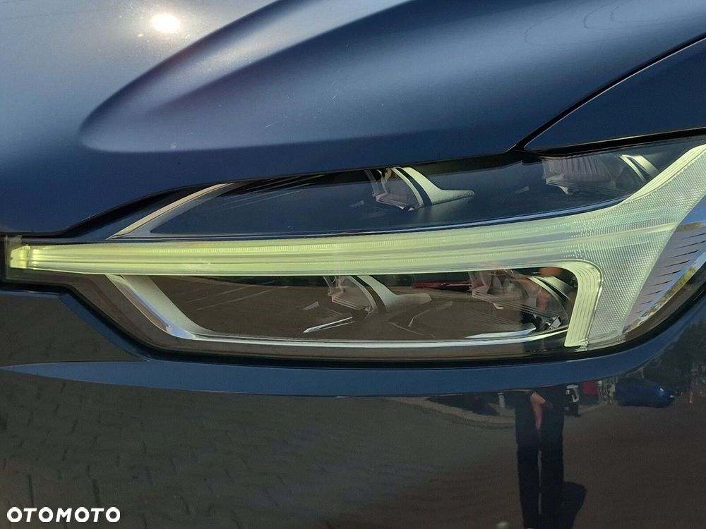 Volvo XC 60 D4 Momentum Pro - 23