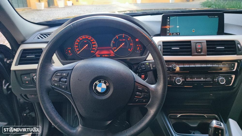 BMW 320 d Touring xDrive Advantage Auto - 8