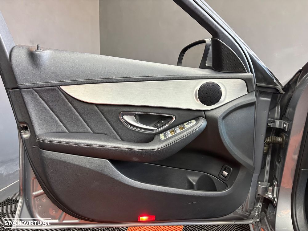 Mercedes-Benz C 220 d 4Matic Station 7G-TRONIC AMG Line - 33