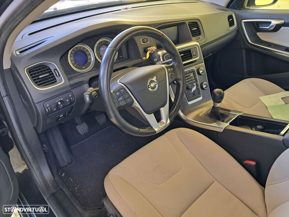 Volvo V60 2.0 D3 Momentum - 7