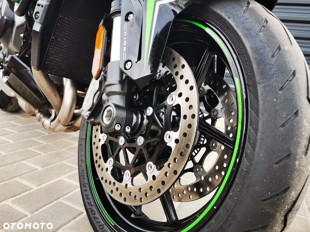 Kawasaki H2 - 17