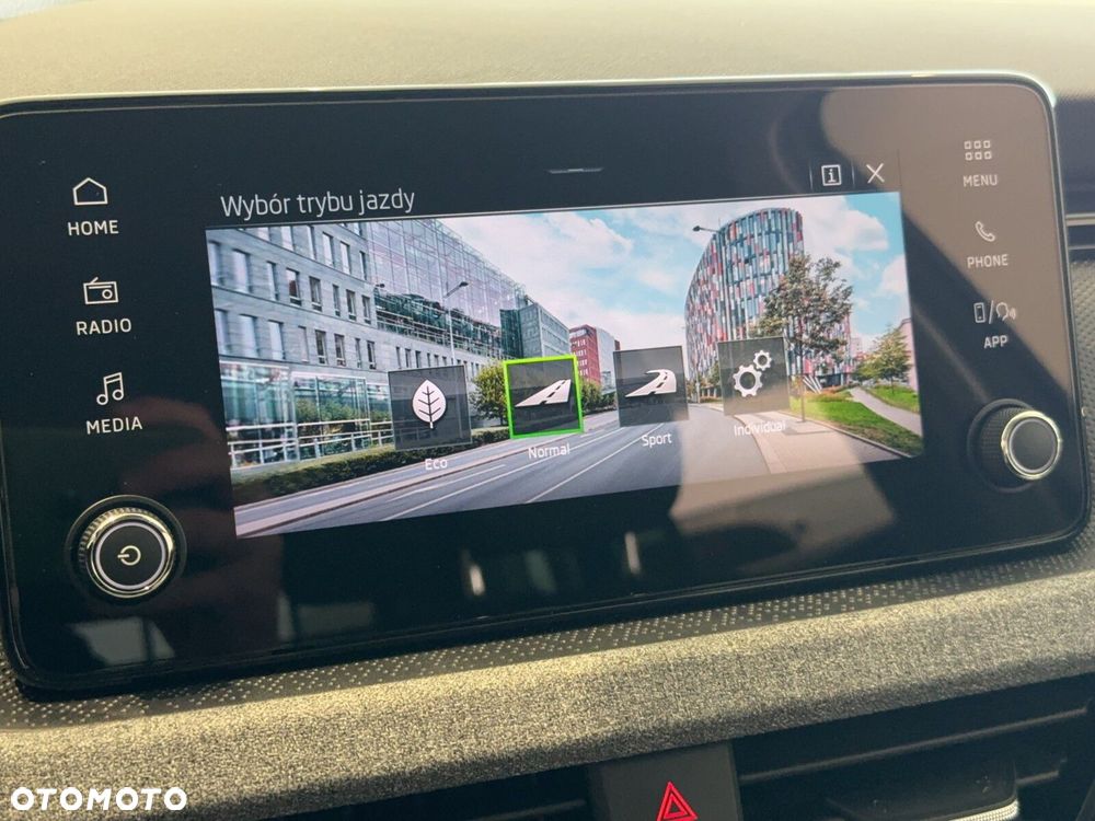 Skoda Kamiq 1.0 TSI Selection - 32