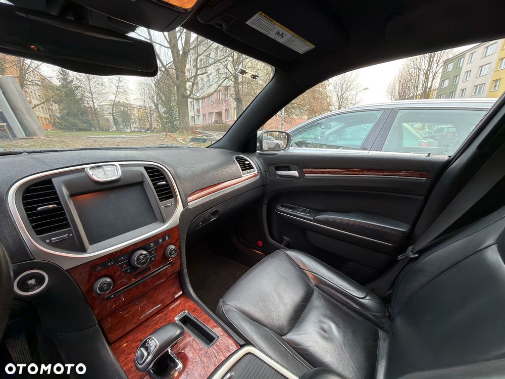 Chrysler 300C 3.5 V6 AWD - 8