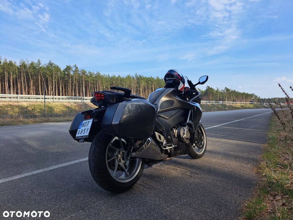 Honda VFR - 1