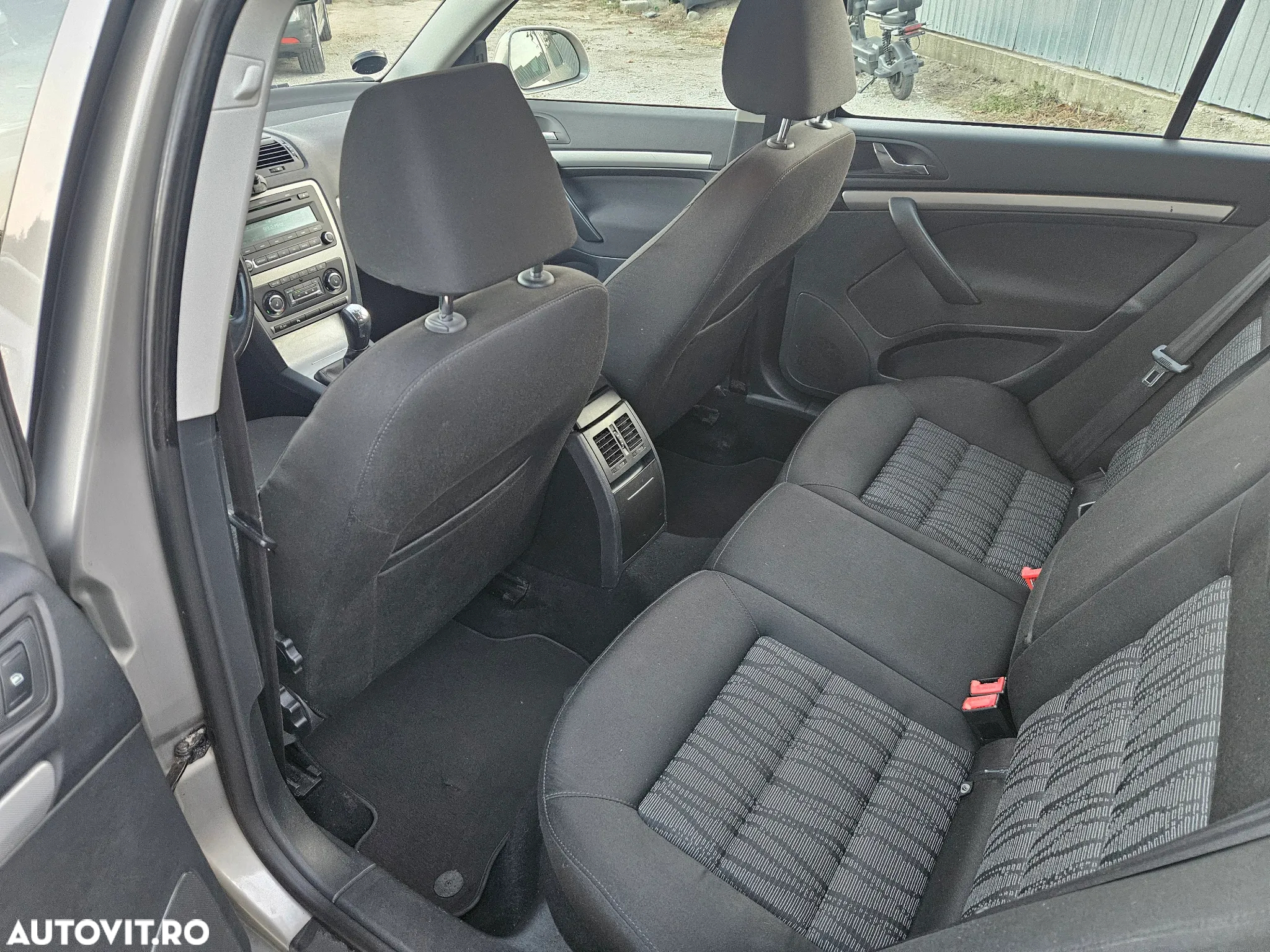 Skoda Octavia Combi 2.0 TDI Elegance - 9