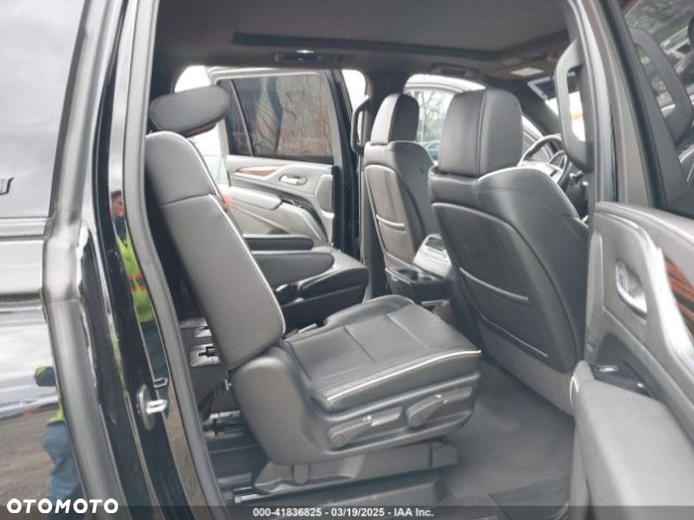 Cadillac Escalade - 14