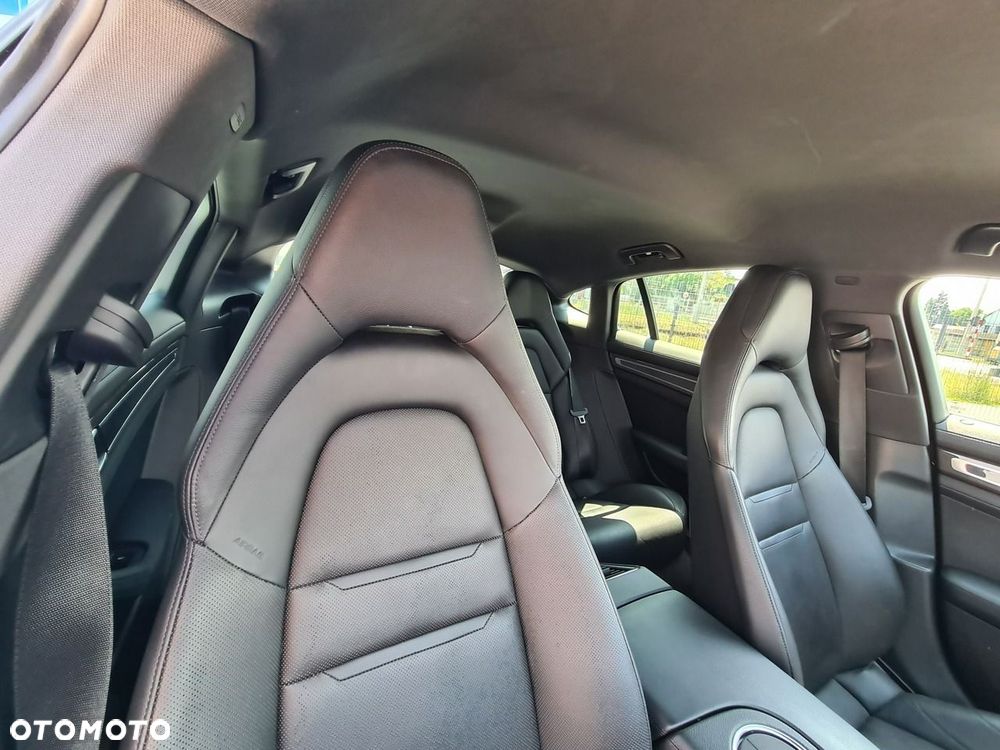 Porsche Panamera 4S E-Hybrid - 38