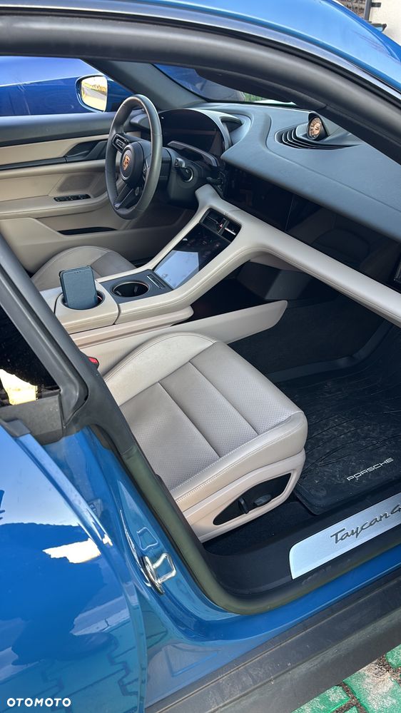 Porsche Taycan 4S Performance Plus - 8