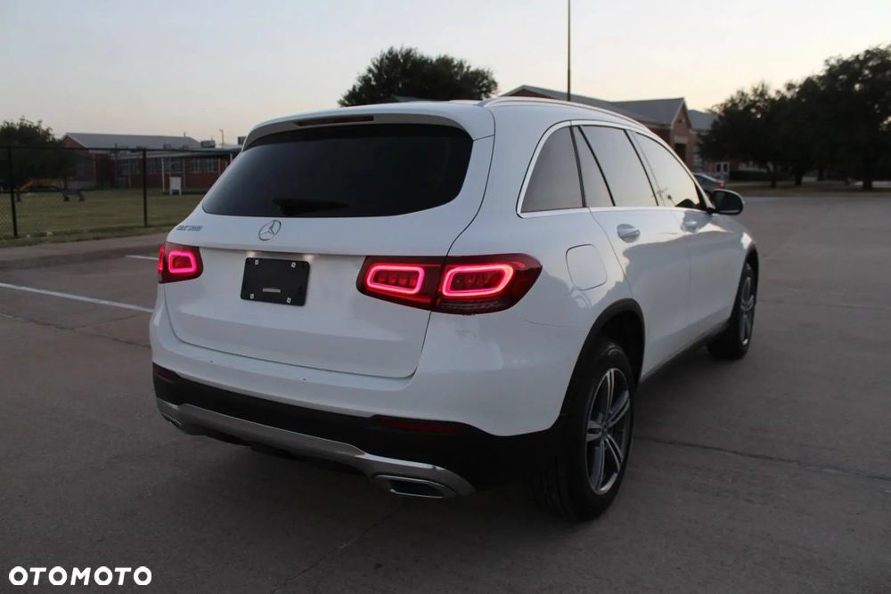 Mercedes-Benz GLC 300 4-Matic - 3