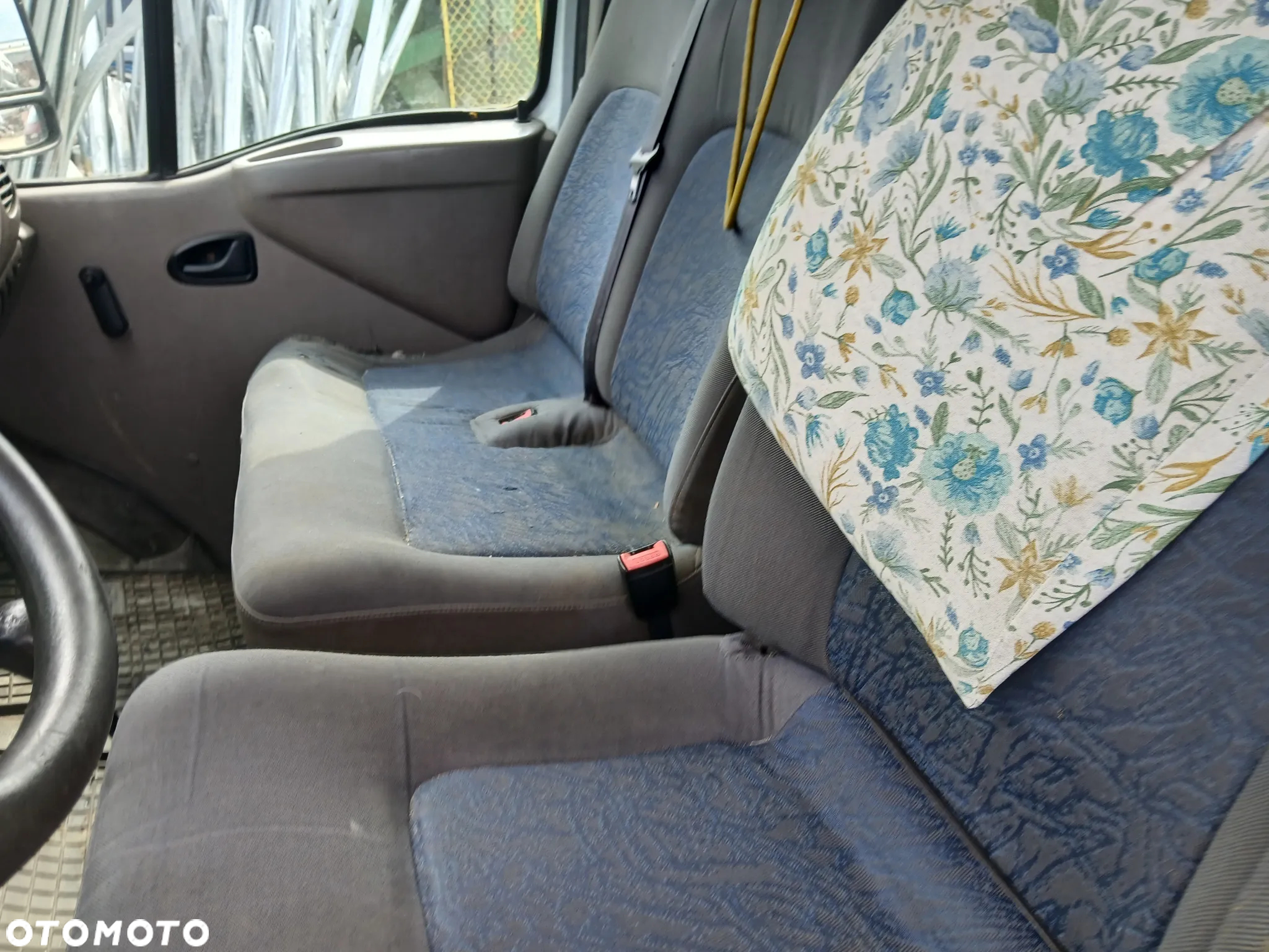 renault master II  fotel fotele kanapa deska kokpit podsufitka boczek boczki klamka podłokietnik licznik - 4