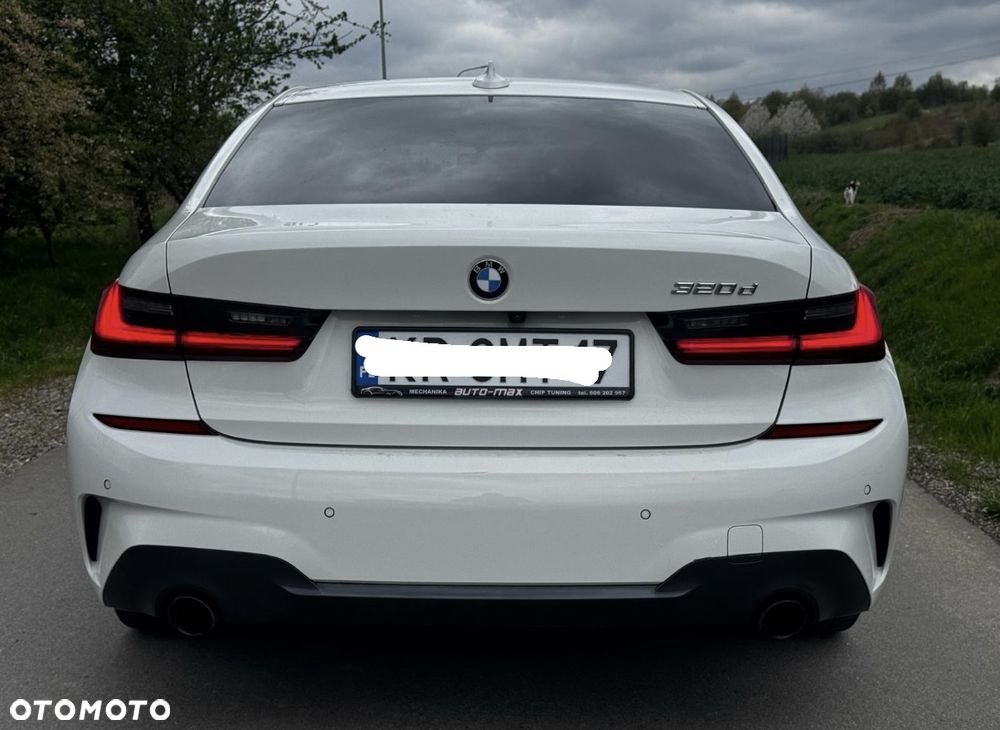 BMW Seria 3 320d M Sport - 6