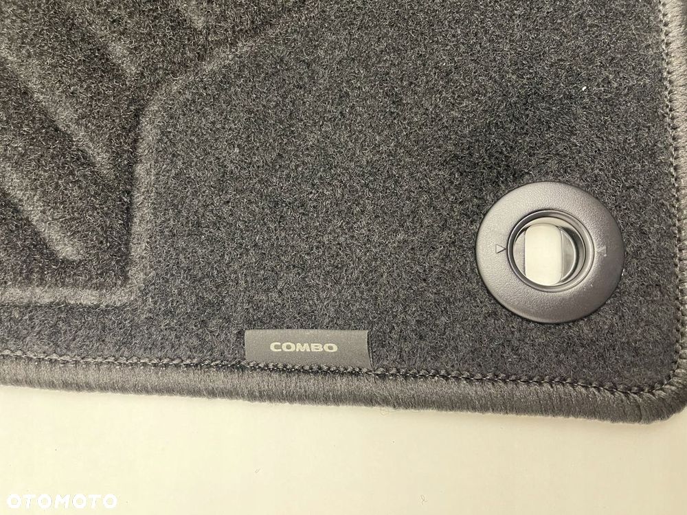 DYWANIKI WELUROWE OPEL COMBO E PRZÓD - 4