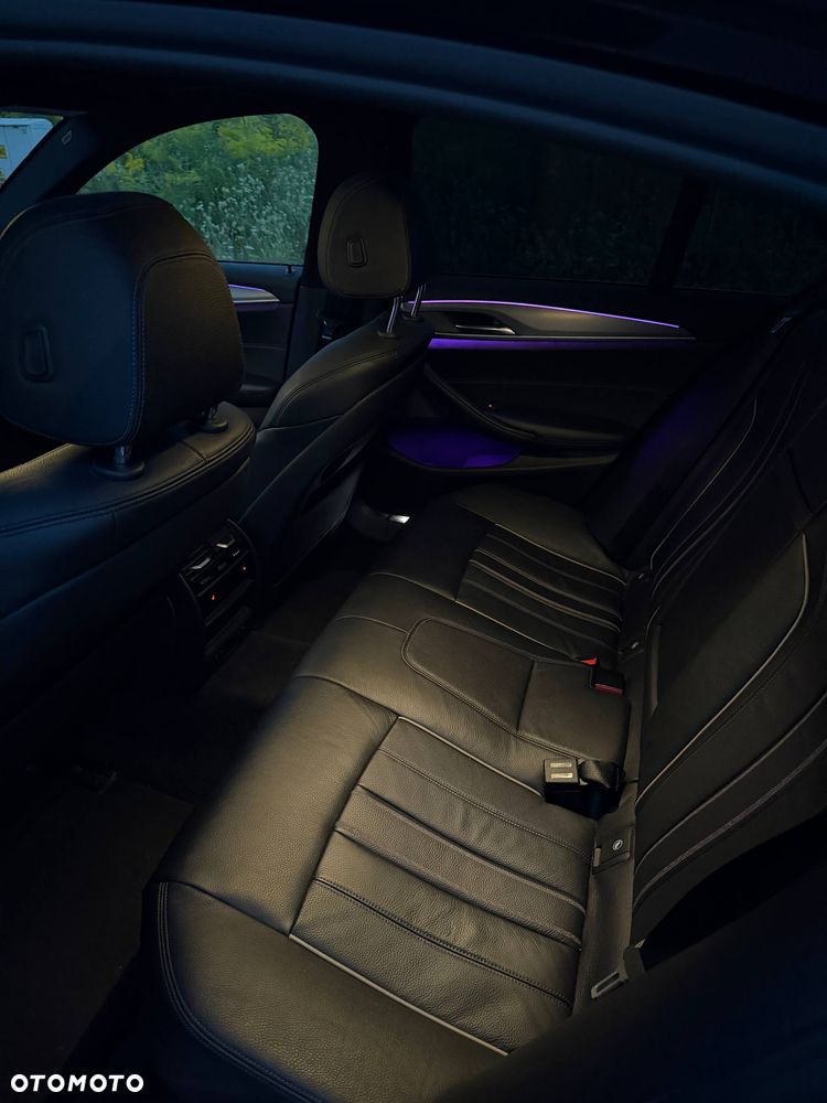 BMW Seria 5 540i xDrive - 12