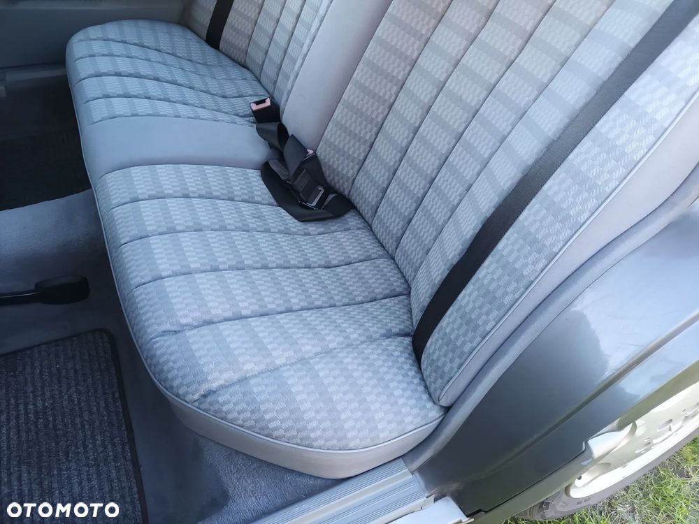 Mercedes-Benz W201 (190) - 8