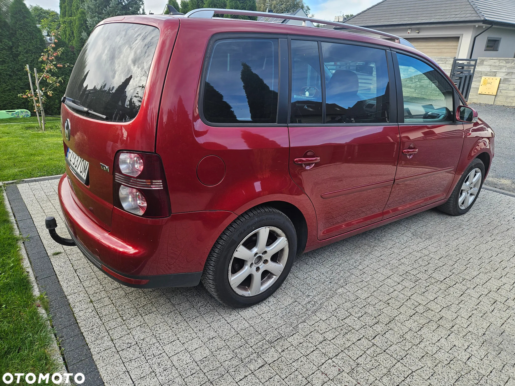 Volkswagen Touran 2.0 TDI DPF BlueMotion Technology Comfortline - 4