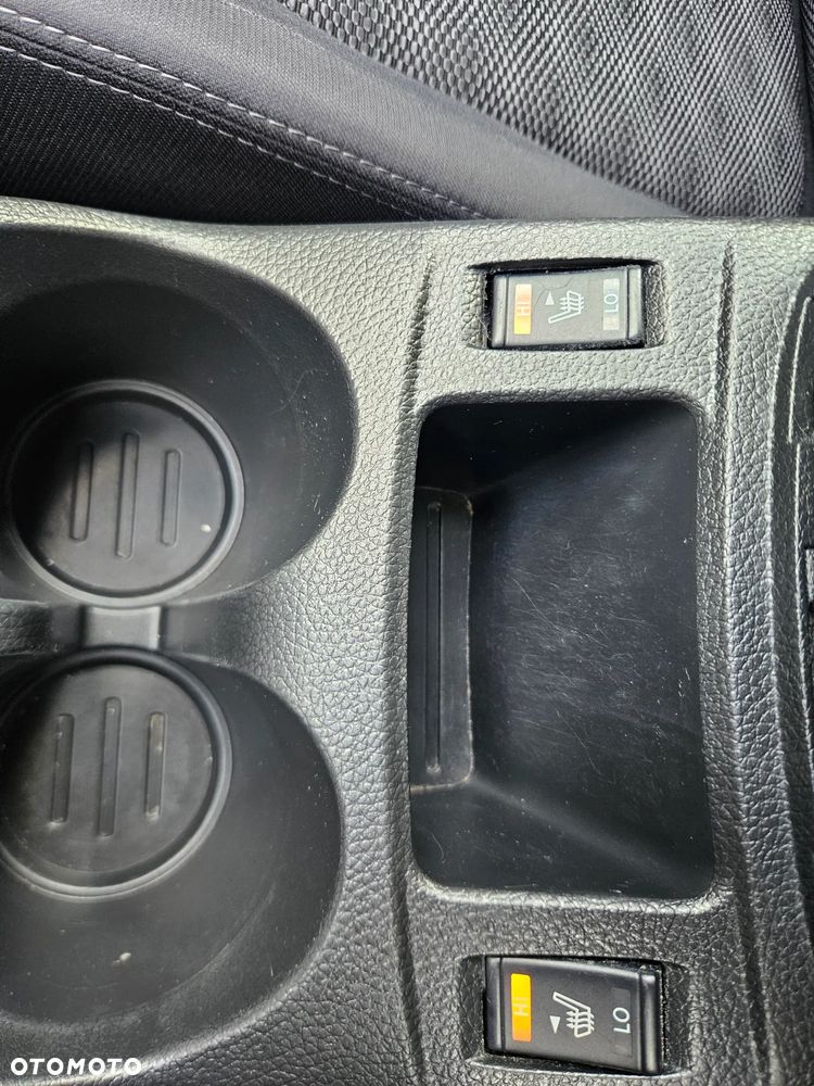 Nissan Qashqai 1.6 DIG-T N-Connecta - 16