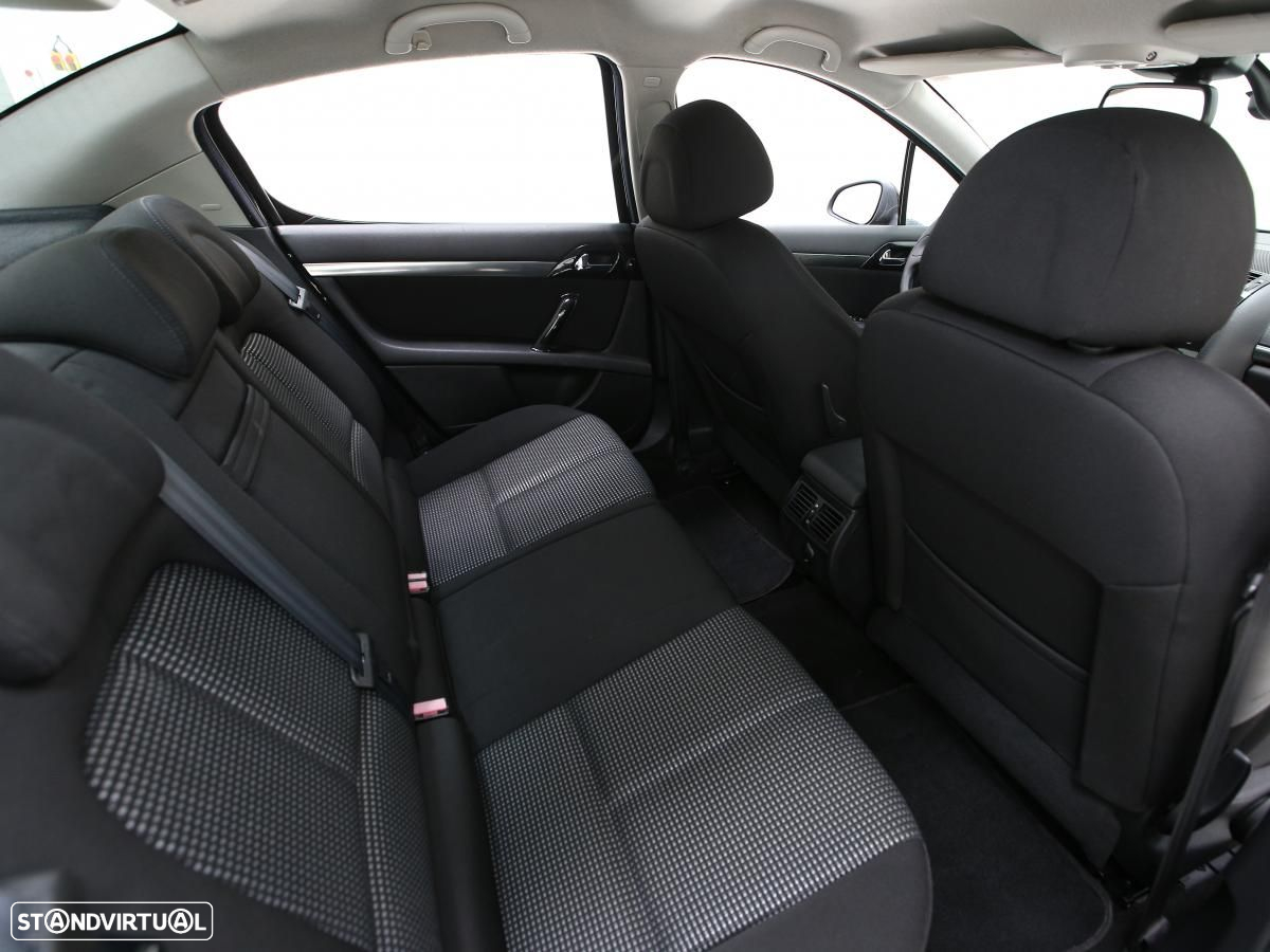 Peugeot 407 - 8
