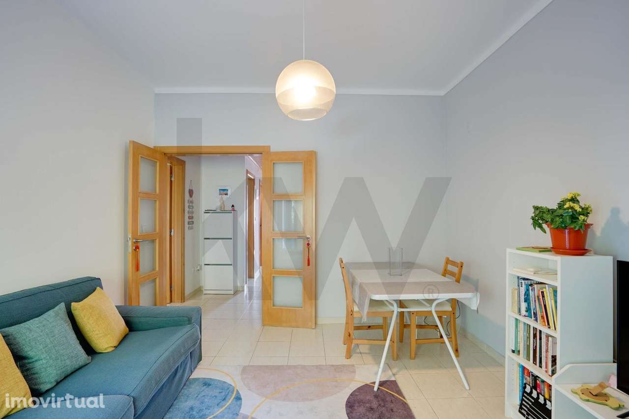 Apartamento T2 renovado e mobilado no centro da Moita - Grande imagem: 4/23