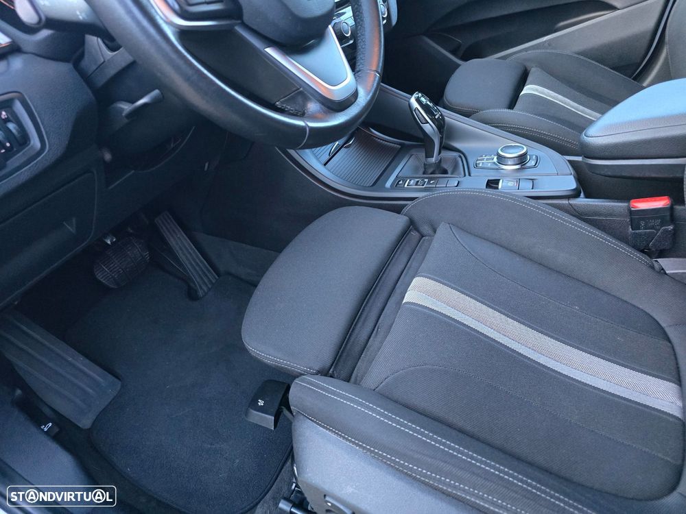 BMW X1 16 d sDrive Auto Line Sport - 26