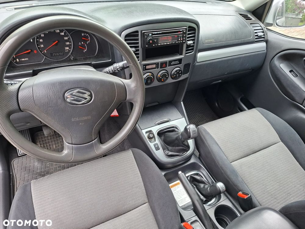 Suzuki Grand Vitara 1.6 Comfort Limited - 21