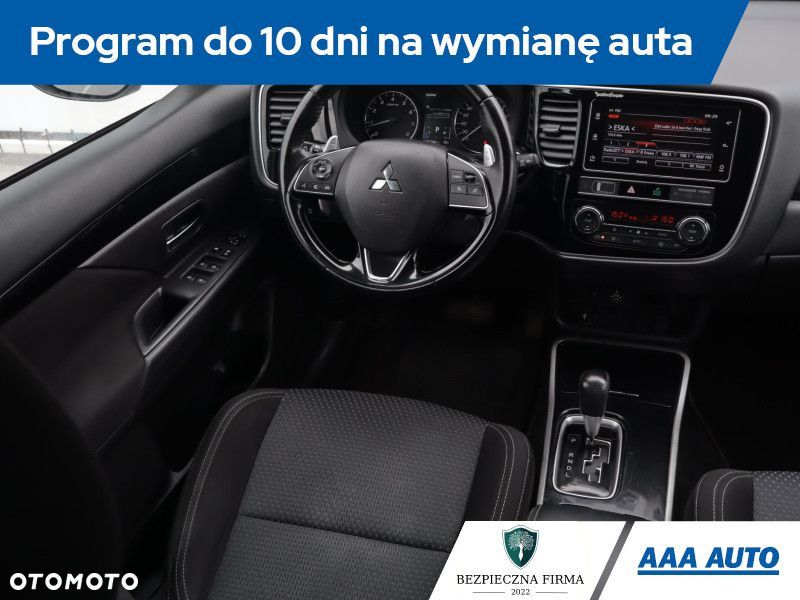 Mitsubishi Outlander - 9