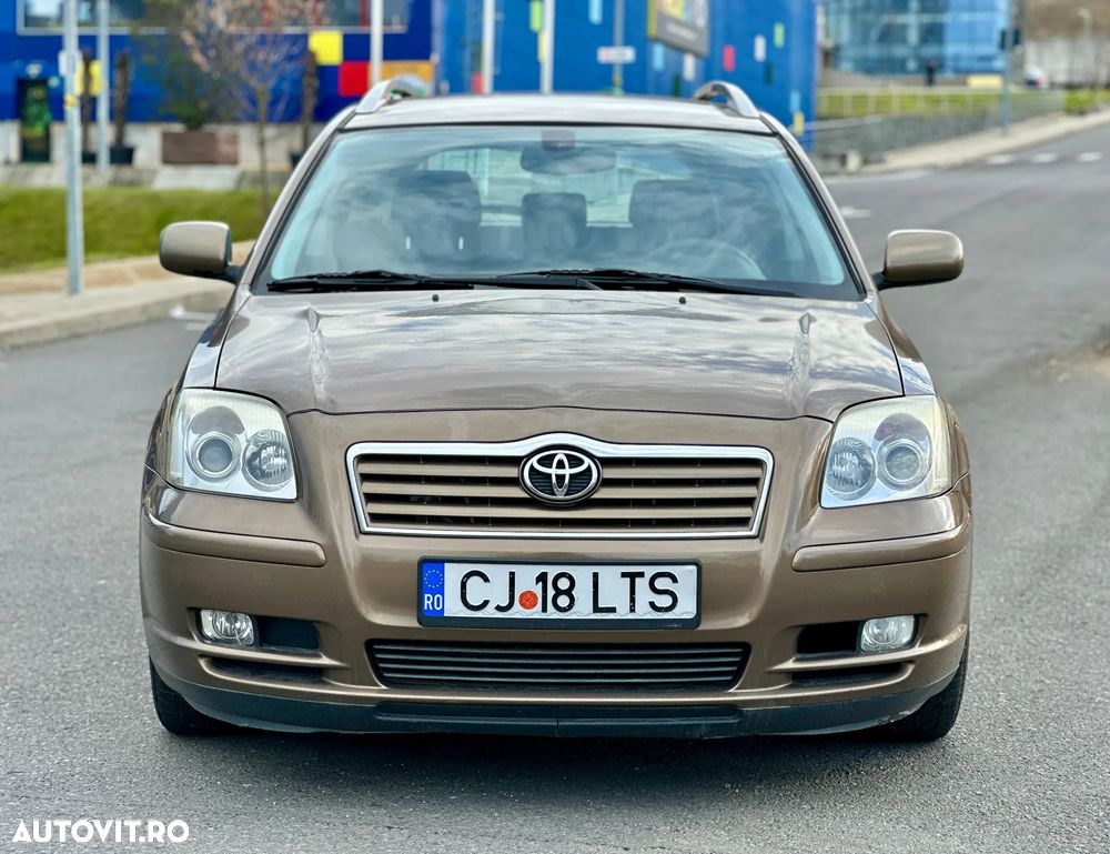 Toyota Avensis 2.0 D-4D Combi Executive - 16