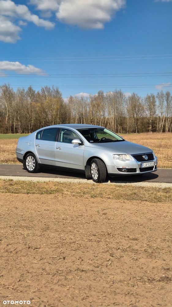 Volkswagen Passat 1.8 TSI Comfortline - 2