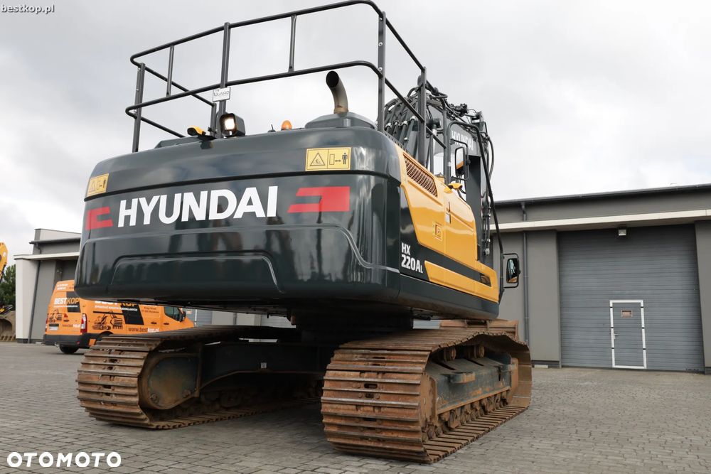 Hyundai HX220AL - 8