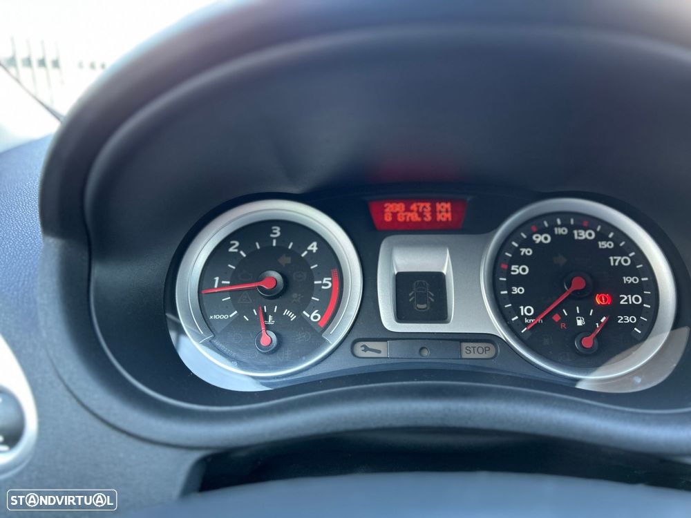 Renault Clio 1.5 dCi Dynamique S - 11