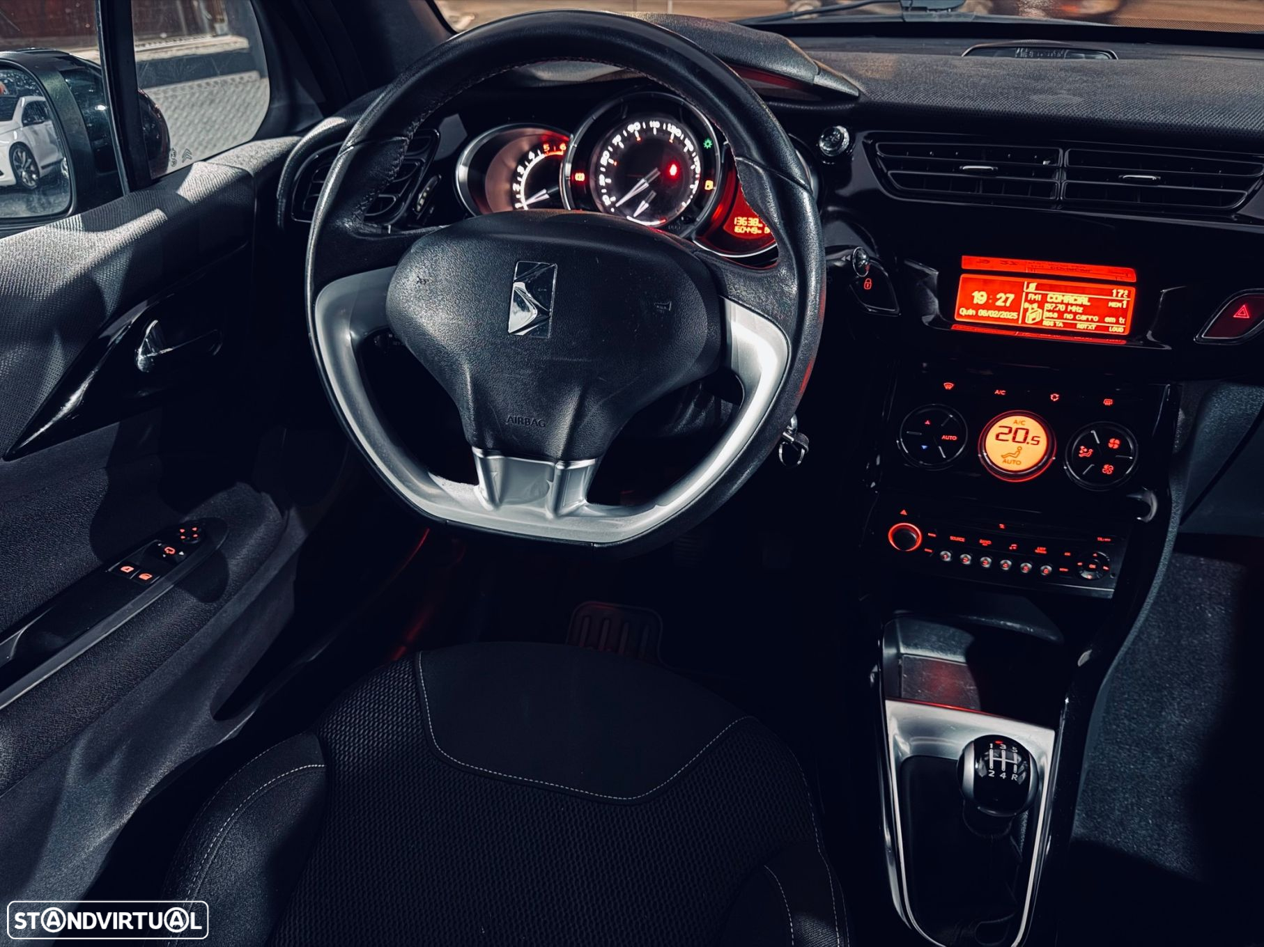 Citroën DS3 1.6 HDi Airdream So Chic - 19