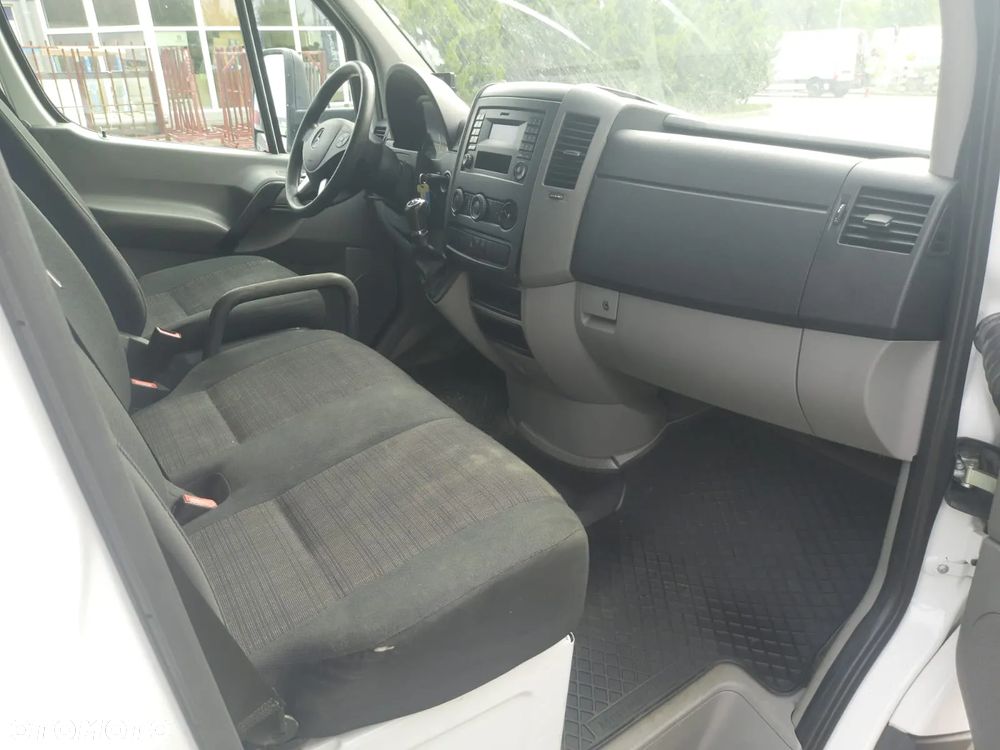 Mercedes-Benz Sprinter - 15